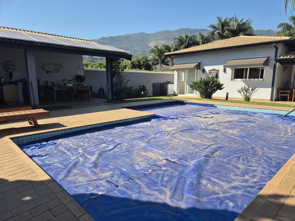 Imagem Casa térea à venda com 3 quartos, sendo 2 suítes, em Condomínio Flamboyant-B, Atibaia - SP