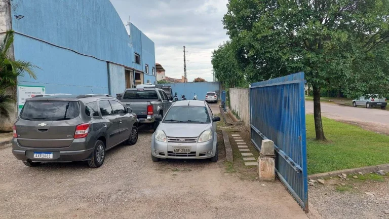 Imagem Barracão industrial 2500 m2 em Curitiba. Bairro Boqueirão
