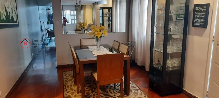 Imagem Excelente sobrado a venda na Vila Zelina, com 3 dormitórios, 1 suite com closet e terraço, 2 vagas de garagem. Próximo ao Metrô Vila Prudente.