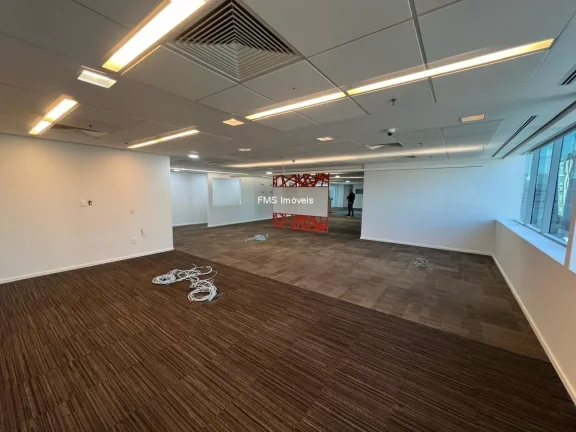 Imagem Sala Comercial na Vila Nova Conceição com 787,26m²