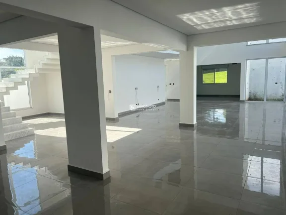 Imagem Sobrado a Venda no Condomínio Terras das Águas, dentro do Thermas Walter Park em São Pedro/SP com 4 suítes