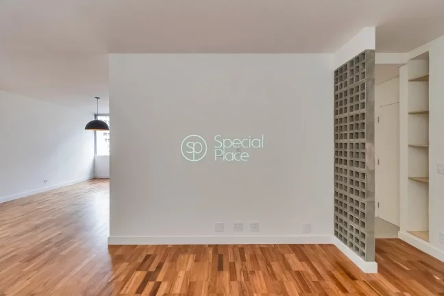 Imagem 176,05 m² de área útil 1Vaga de garagem 3 Dormitórios sendo 1 suíte Banheiro Social Lavabo Sala...