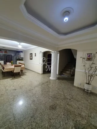 Sobrado com 4 Dormitórios e 4 vagas