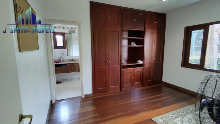 Imagem CASA EM TERRENO 4.072m². ZONA MISTA. PERFIL DE CHÁCARA OU COMERCIAL.