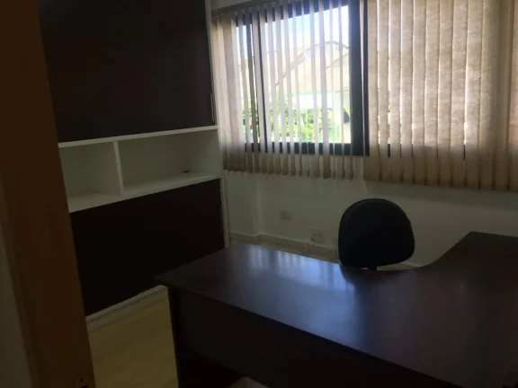 Imagem Sala Comercial com 49 m² Vista Livre Dividida em 3 Salas