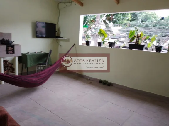 Imagem Vendo uma excelente casa com edícula terreno de 149 M2, no Jardim Lucélia Grajaú SP valor 340 mil. A Casa principal contém 2 dormitórios, 1sala,1 cozinha,1 banheiro,1área de servico, área de lazer, 1 vaga de garagem. Edícula contém, 1quarto, 1 banheiro, 1