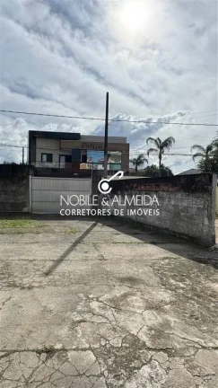 Imagem Térreo, 2 vagas de garagem, 400 metros da orla.