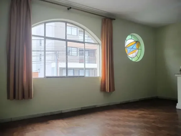 Imagem Casa à venda em Barbacena, Centro, com 3 quartos, 115m2
