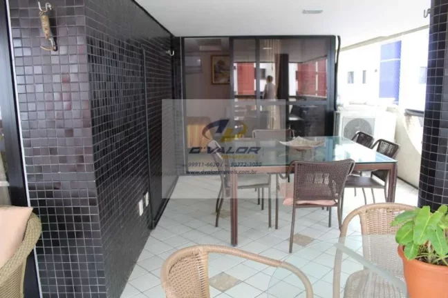 Imagem Vendo apartamento com 188,m², varanda ampla, 4 quartos s/ 2 suítes, DCE, sala p/ 2 ambientes e 2 vagas