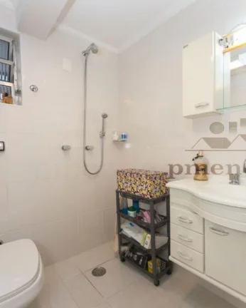 Imagem Apartamento em ótima localização, piso de madeira. Living para 2 ambientes, lavabo, 3 dormitório...