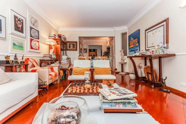 Imagem Linda cobertura triplex em rua super procurada do bairro. São 391m2 com 4 dormitórios ( 1 suíte )...