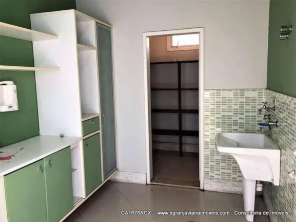 Imagem Linda casa contemporânea, com estilo europeu, envidraçada e bem iluminada. Construída para morar....