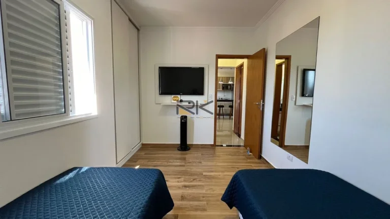 Imagem APARTAMENTO NO CENTRO COM 2 DORMITÓRIOS SENDO 1 SUÍTE, 1 BANHEIRO SOCIAL, VARANGA GOURMET COM CHURRASQUEIRA, 2 VAGAS DE GARAGEM