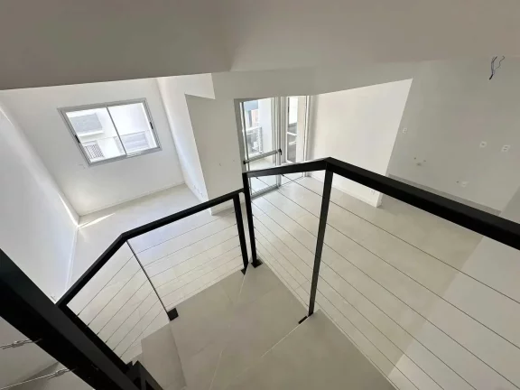 Imagem Apartamento com 2 dormitórios sendo 2 suítes e 2 vagas de garagem, Bairro Canto em Florianópolis/SC