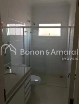 Imagem Este lindo sobrado está localizado em condomínio fechado, oferecendo toda a segurança e tranquili...