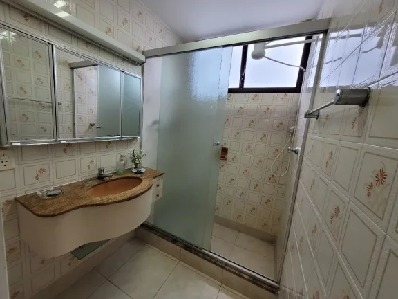 Imagem PITANGUEIRAS – NA QUADRA DA PRAIA COM MARAVILHOSA VISTA MAR, VAGA DE GARAGEM DEMARCADA NO PRÉDIO, 95 M² ÚTEIS, CONDONDOMÍNIO BAIXO.