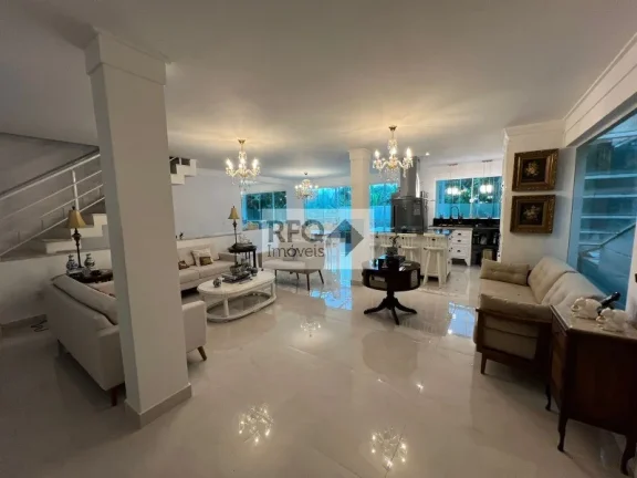 Imagem Impecável Casa em Condomínio no Brooklin Velho - 4 Quartos, 4 Suítes, 3 Salas, 5 Banheiros, 3 vagas, 269m² - Venda ou Locação em SP