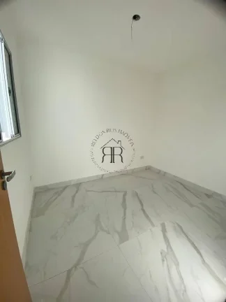 Imagem VENHA MORAR NO SEU PRÓPRIO APARTAMENTO! 
Este charmoso apartamento de 2 quartos, 1 sala e 1 banheir...