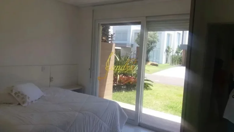 Imagem Casa térrea condomínio com 03 suítes