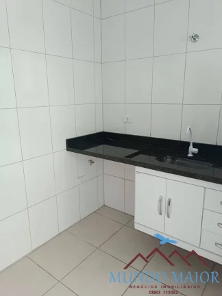 Santo Andr?(C) Apto com 2 Dorms, Sacada e Vaga Coberta por um Preço Justo!!!