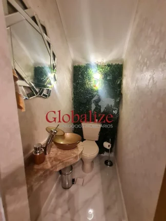 Imagem Casa térrea nova à venda no coração do Gonzaga, próximo da praia por R$.1.350.000,00.