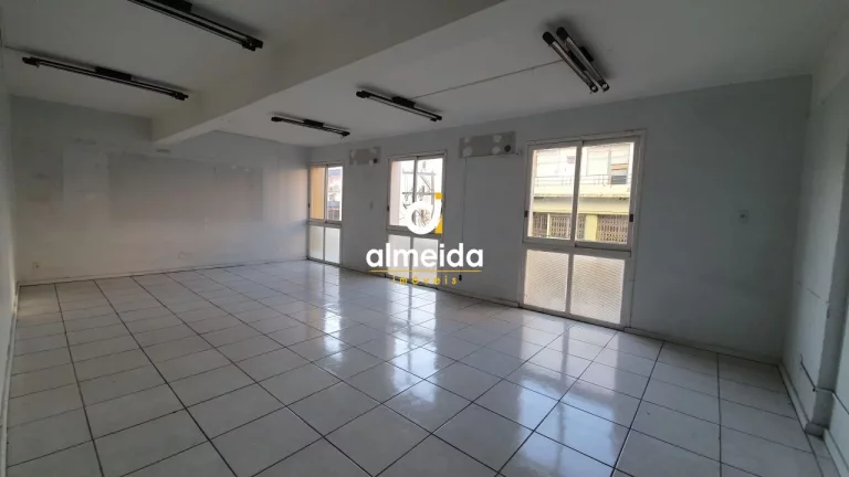 Imagem Sala Comercial 4 dormitórios à venda Centro Santa Maria/RS