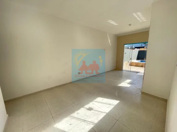 Imagem Casa com Piscina na Praia de Itanhaém, R$ 298mil