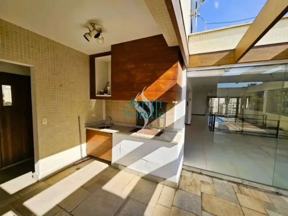 Imagem Cobertura Duplex à Venda em Moema - São Paulo/SP.