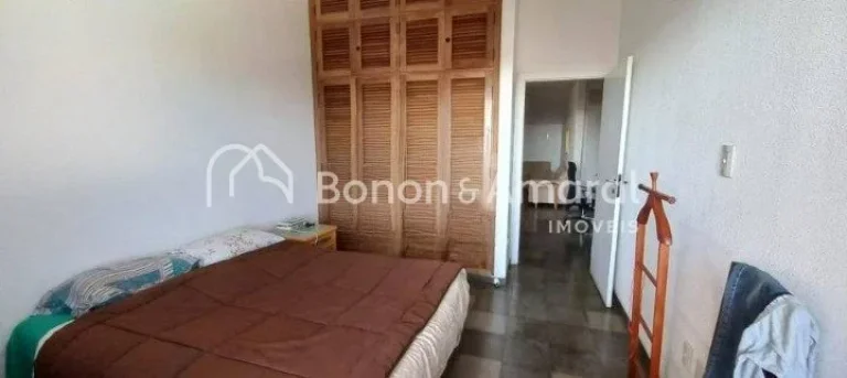 Imagem Linda casa á venda no Condomínio Reserva Iguatemi com hall de entrada social e de serviço, vaga p...