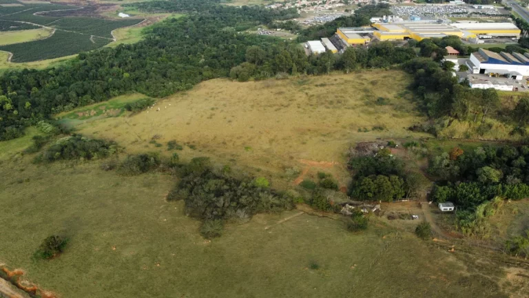 Imagem Área Industrial e Comercial à Venda Sítio Rio Acima de 92.755,00m². Localizado em Capivari/SP