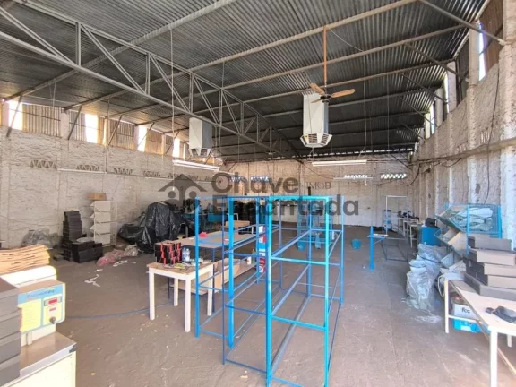 Imagem Casa com barracao um excelente custo beneficio.