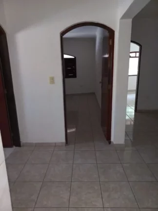 Imagem Casa com 3 dormitórios para alugar, 190 m² por R$ 2.486,00/mês - Vila Varela - Poá/SP
