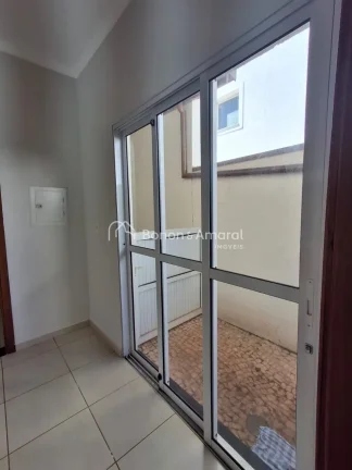 Imagem Ótima oportunidade com um preço imperdível!!

Esta casa está localizada em um condomínio fechad...