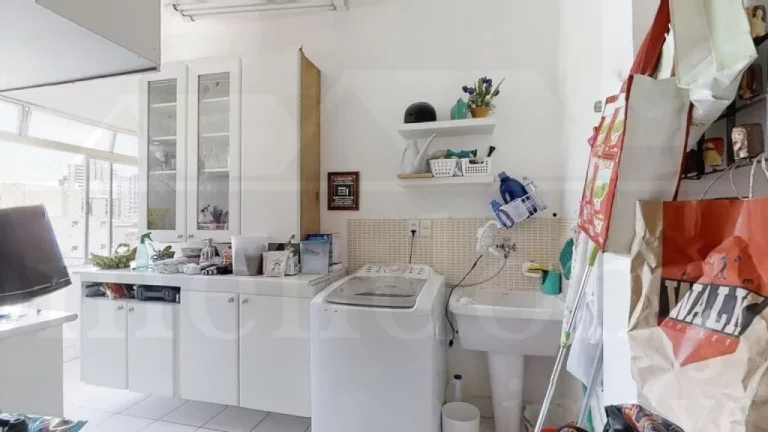 Imagem Apartamento no último andar de prédio em Higienópolis com 260m²!