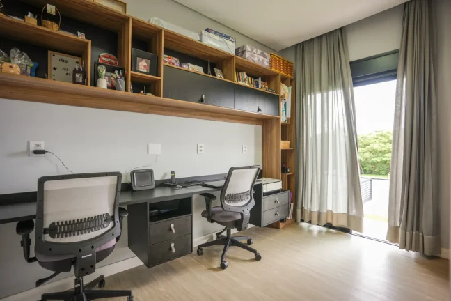 Imagem Casa à venda alto padrão - Área útil 250 m2 com 3 dormitórios sendo 3 suítes - 5 vagas - Condomínio