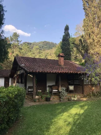 Imagem Fazenda de Morangos com 180 ha em Nova Friburgo - RJ