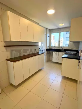 Imagem Apartamento de Alto Padrão no Itaim Bibi, São Paulo-SP! 3 quartos, 3 suítes, 3 salas, 5 banheiros, 3 vagas, 152m². Venha conhecer!