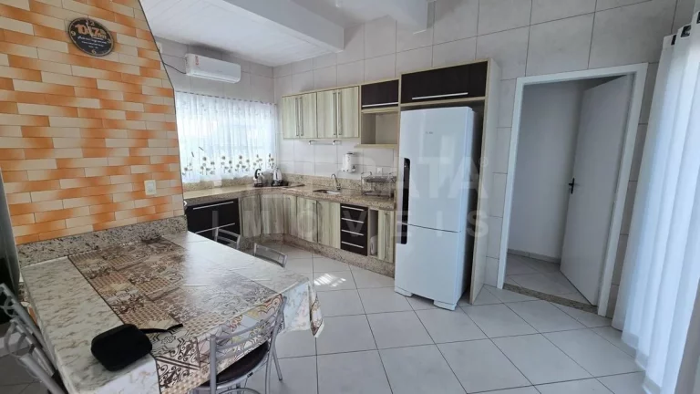Imagem Casa para alugar na Meia Praia, Navegantes