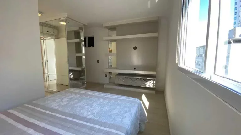 Imagem Apartamento com 3 dormitórios sendo 3 suítes e 2 vagas de garagem em Balneário Camboriú/SC