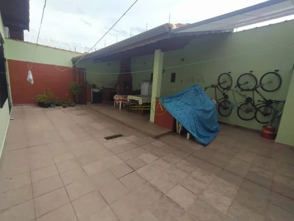 Imagem Casa com 3 dorms (2 suítes) a 700m da Praia à venda em Peruíbe