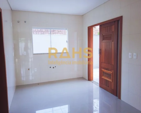 Imagem Apresentamos um sobrado geminado localizado em um condomínio fechado, em uma rua tranquila no bairr...