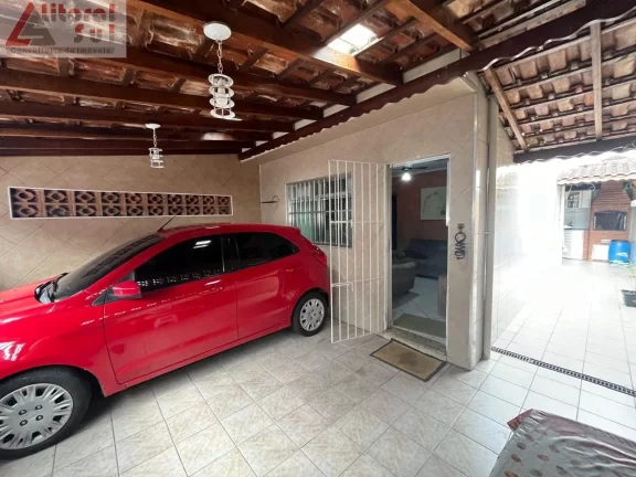 Imagem Casa à venda em Praia Grande-SP, bairro Nova Mirim, 2 quartos, 1 sala, 2 banheiros, 2 vagas, 70m².