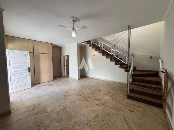 Imagem Casa para locação 5 dormitórios - 7 vagas - Ponta da Praia em Santos