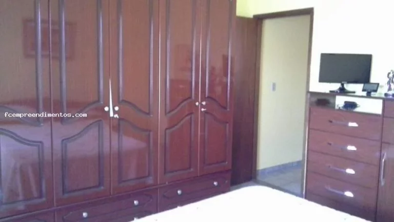 Imagem Casa para Venda em Piracicaba, Santa Terezinha, 3 dormitórios, 1 suíte, 3 banheiros, 1 vaga