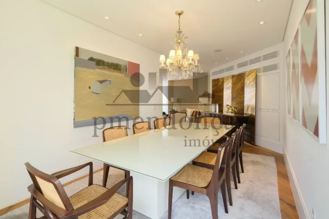 Imagem Maravilhoso apartamento duplex no Itaim Bibi com 394m².