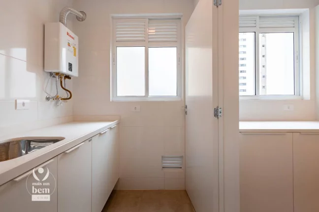 Imagem Apartamento de 95 m² com 3 quartos (1 suíte), lavabo, ampla sacada c/ churrasqueira, 2 vagas de garagem á venda por R$ 1.360.069,00 - Batel