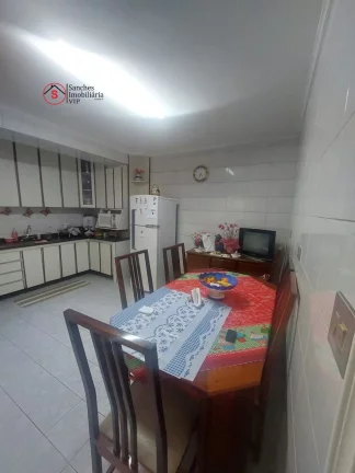 Imagem SOBRADO A VENDA PRÓXIMO AO METRÔ VILA PRUDENTE, SOMENTE 8 MINUTOS A PÉ. 3 DORMITÓRIOS E 4 VAGAS DE GARAGEM. QUINTAL COM CHURRASQUEIRA.
