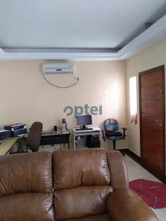 Imagem Casa Mobiliada com 240 m², sendo 3 quartos 1 suite, 4 banheiros, 3 vagas com área gourmet com churrasqueira,Piscina, forno de lenha e forna de pizza.