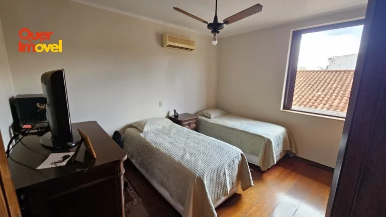 Imagem Imóvel Espetacular à Venda em Ribeirão Preto-SP, Jardim Sumaré: 3 Quartos, 1 Suíte, 3 Salas, 3 Banheiros, 5 Vagas, 295m² - Quer Imóvel.