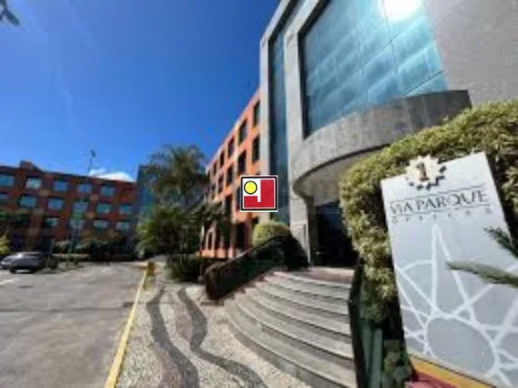 Imagem Vendo sala no Via Parque Offices, 2º andar, luxuosa, benfeitorias, banheiro, vaga garagem, portaria 24 horas, entrega imediata, ponto nobre na Barra
